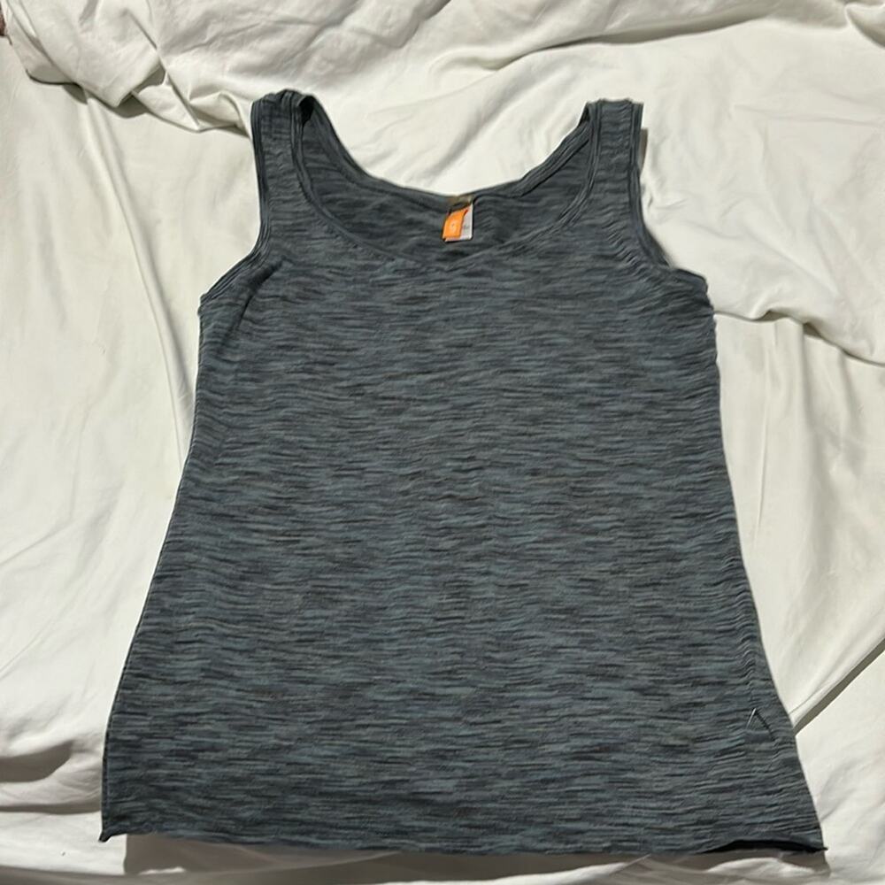Lucy M medium stretch workout tank blueish grey euc worn a time or two like new